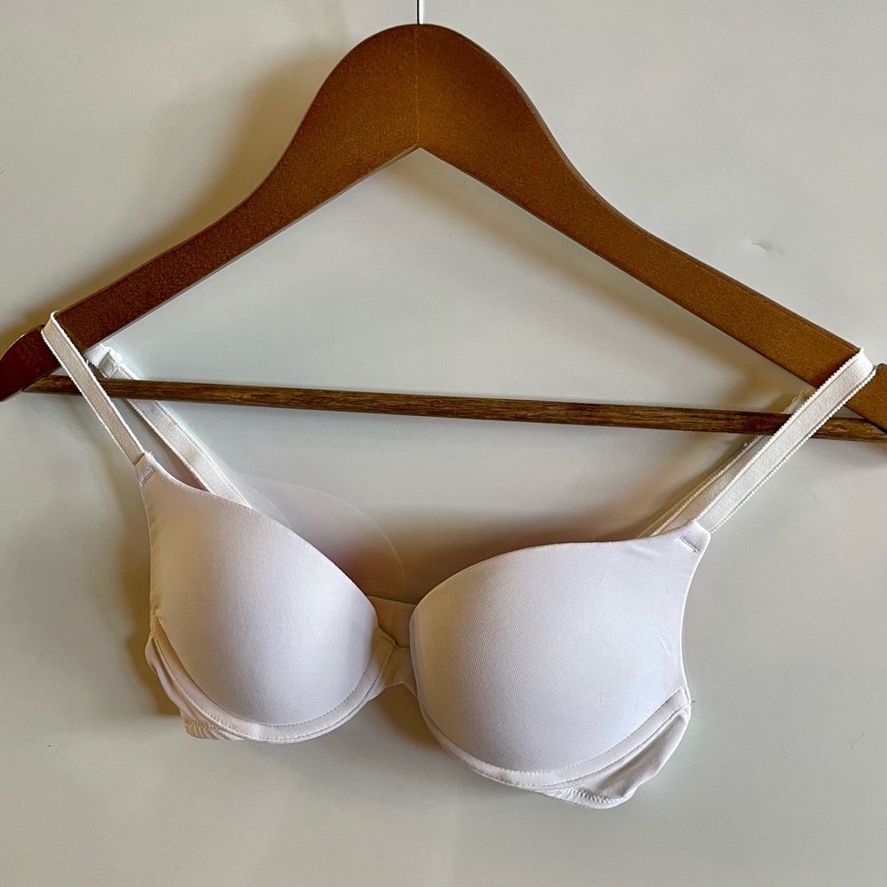 Victoria Secret PINK Bra. 32B. White/ Pink